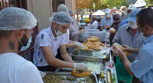 Eskişehir'de o geleneği koronavirüs de bozamadı!
