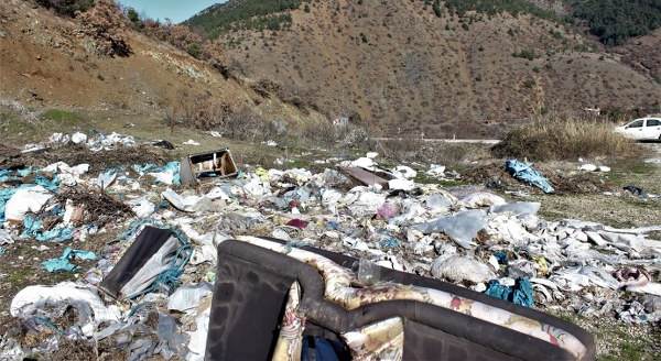Eskişehir'de ormanlık alanı çöplük gibi kullandılar