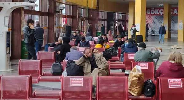 Eskişehir'de otogara akın ettiler! 