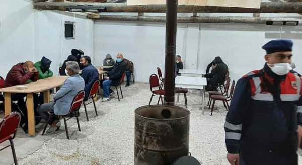 Eskişehir'de öyle bir yerde kumarda yakalandılar ki...