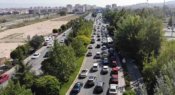 Eskişehir'de pazar sabahı şaşırtan trafik