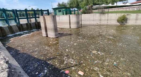 Eskişehir'de Porsuk Çayı’nı görenler hayrete düşüyor!