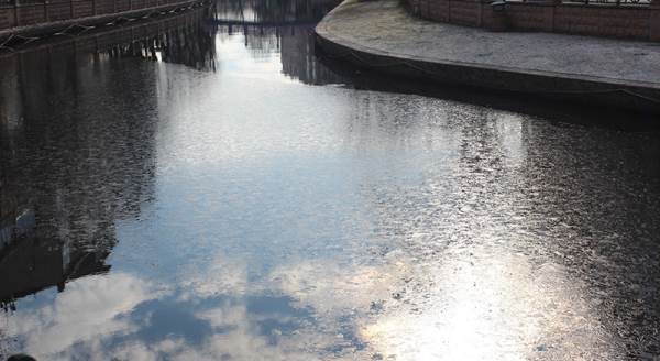 Eskişehir'de Porsuk dondu: İşte o görüntüler...