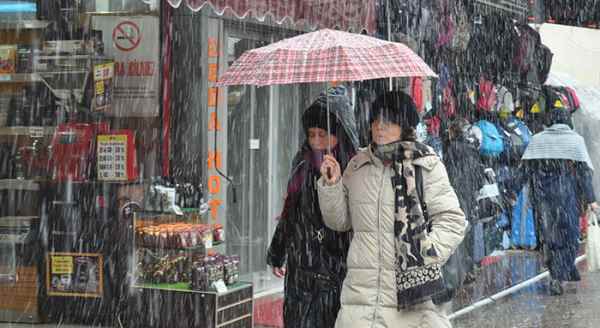 Eskişehir'de şaşırtan kar yağışı