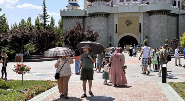 Eskişehir'de sıcaktan korunmak için artık ona başvuruyorlar