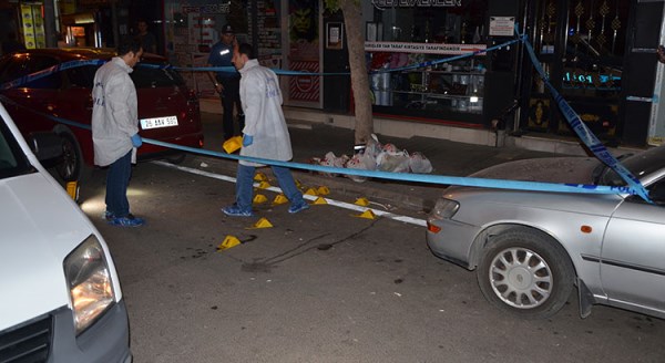 Eskişehir'de silahlar patladı: 1'i ağır 3 yaralı