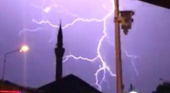 Eskişehir’de şimşekli gece