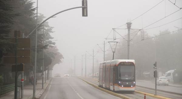 Eskişehir’de sis etkili oldu