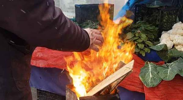 Eskişehir'de soğuğa aldırış etmeden tezgah açtılar ama...