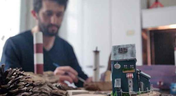 Eskişehir'de sokaktan topladığı tahtalara hayat veriyor!