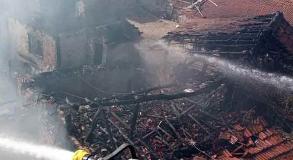 Eskişehir’de tüp patladı, ev küle döndü!