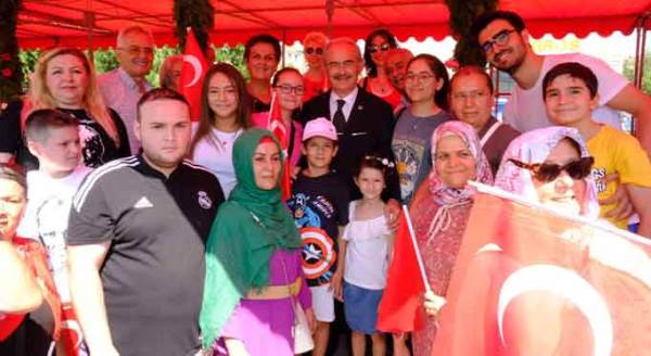 Eskişehir'de vatandaşlardan Büyükerşen’e sevgi seli