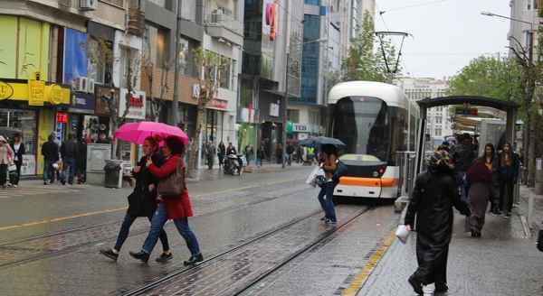 Eskişehir'de yağmur etkili