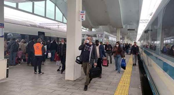 Eskişehir'de YHT yoğunluğu!