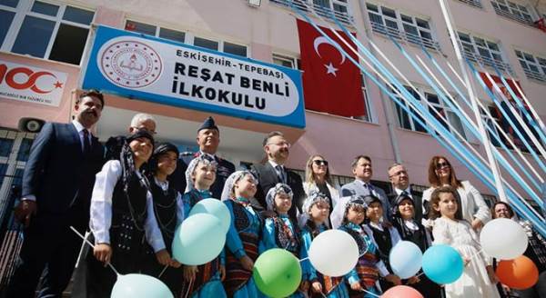 Eskişehir'de zil çaldı! Öğrenciler sınıfları doldurdu