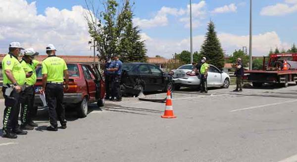 Eskişehir'de zincirleme kaza: 7 yaralı
