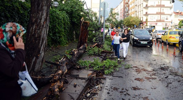 Eskişehir fırtınaya teslim