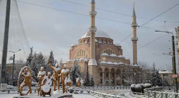Eskişehir güne bembeyaz örtü ile uyandı!