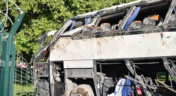 Eskişehir güne feci kaza ile başladı: 2 ölü 12 yaralı!