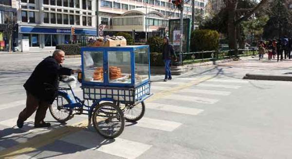 Eskişehir güneşi gördü, kendini sokağa attı