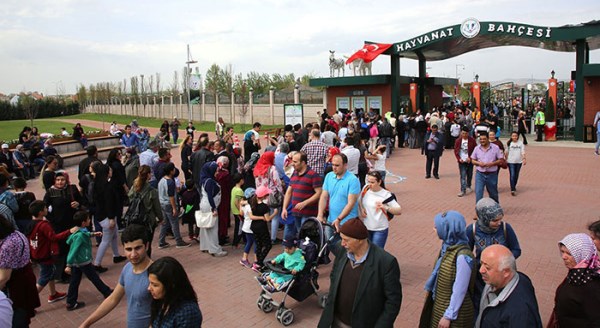 Eskişehir Hayvanat Bahçesi'ne yoğun ilgi