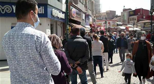 Eskişehir'in dört bir yanını kuyruklar sardı! İnanılmaz görüntüler...