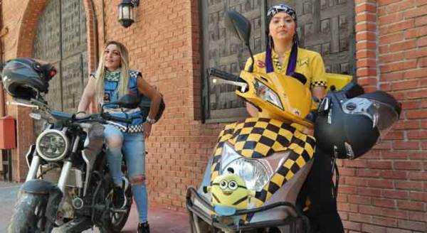 Eskişehir'in kadın kuryeleri parmak ısırtıyor!