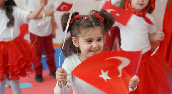Eskişehir'in minikleri 23 Nisan'ı coşkuyla kutladı