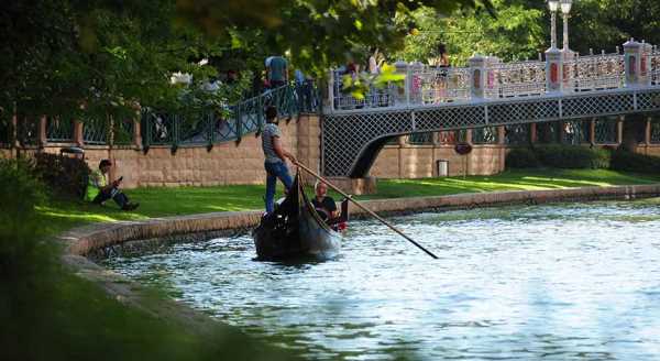 Eskişehir'in vazgeçilmezi gondollar