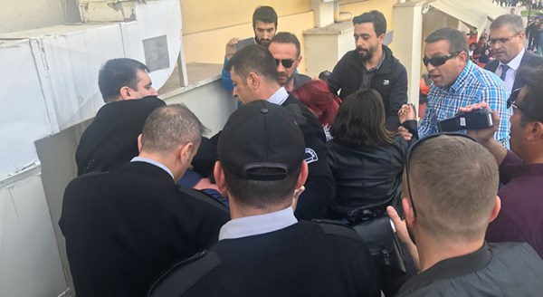 Eskişehir Osmangazi'de bildiri gerginliği: 3 gözaltı