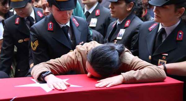 Eskişehir şehidini son yolculuğuna uğurladı!