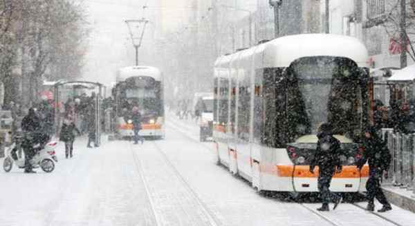 Eskişehir yeniden beyaza büründü