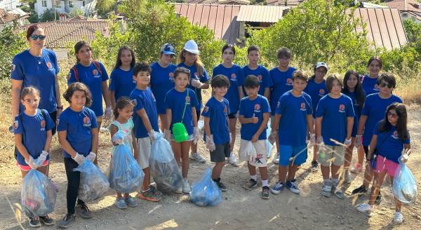 Eskişehirli öğrenciler Çağdaş Kiteboard Kampı'nda hem eğlendi hem öğrendi