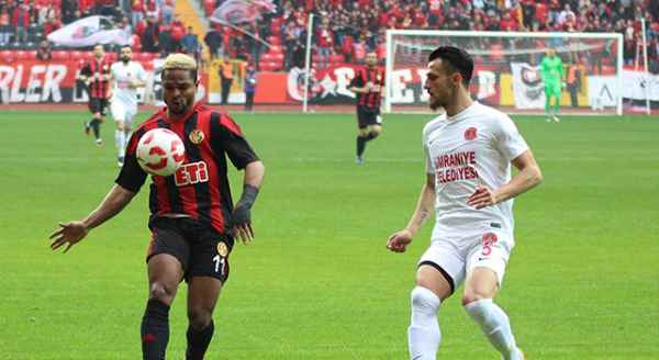 Eskişehirspor - Ümraniyespor karşılaşması