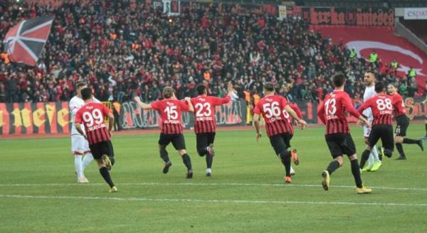 Eskişehirspor Boluspor ile berabere kaldı