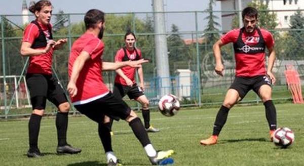 Eskişehirspor'da futbolcular antrenmana çıktı