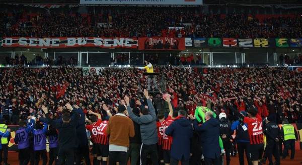 Eskişehirspor'dan çok önemli galibiyet