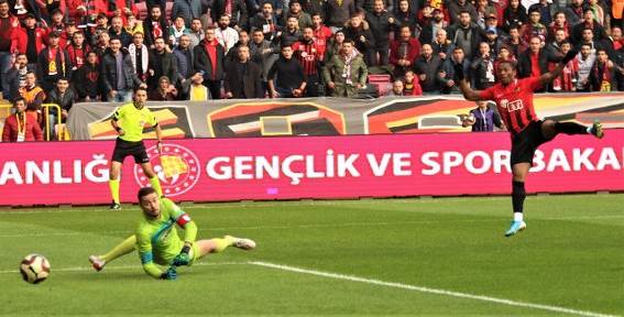 Eskişehirspor sahasında Erzurumspor'a yenildi