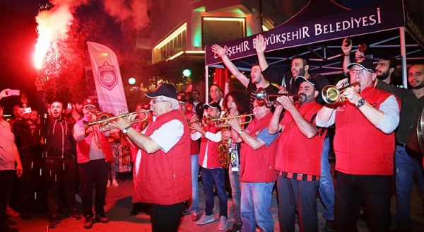 Eskişehirspor taraftarı iftarda buluştu