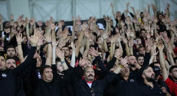 Eskişehirspor taraftarı yine takımını yalnız bırakmadı