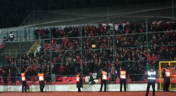 Eskişehirspor taraftarlarından büyük destek