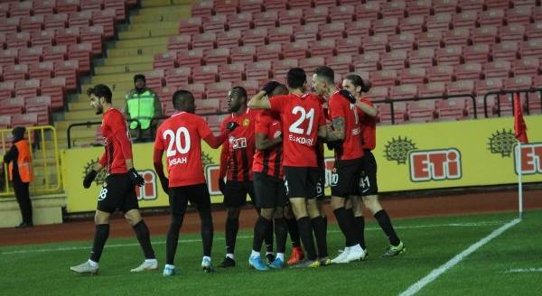 Eskişehirspor'un Ümraniyespor galibiyetinden fotoğraflar