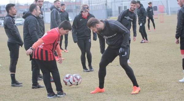 Eskişehirsporlu çocuğun hayali gerçek oldu