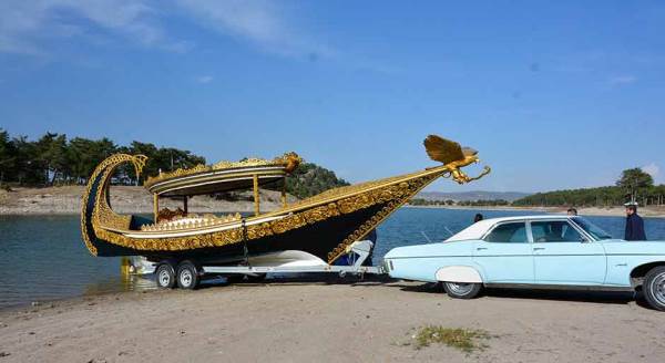 Frig Kayığı Eskişehir'de gölete indi