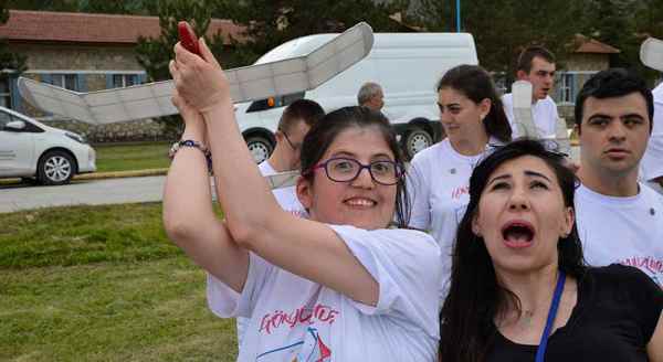 Gökyüzünde engel yok