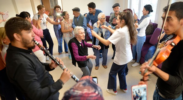 Gönüllerince eğlendiler