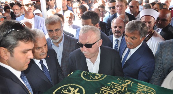 Gül ve Yıldırım Eskişehir'de cenaze namazına katıldı