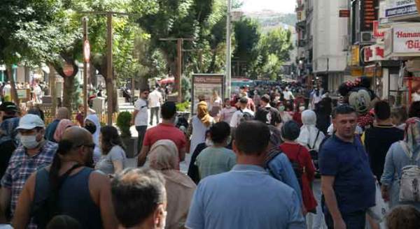 Hamamyolu'nda "iğne atsan yere düşmez" dedirten görüntüler!