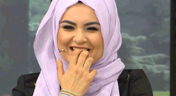 Hanife, reklamlardan kazandığı parayla araba aldı