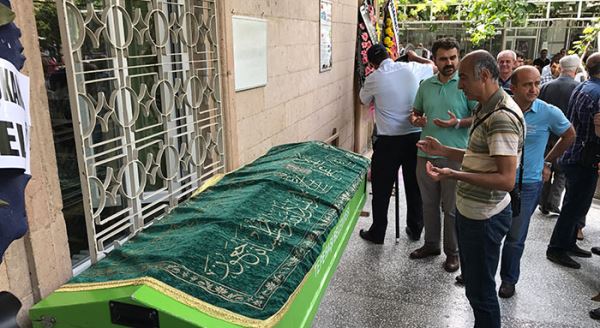 Havuzda boğulan minik Atakan toprağa verildi 